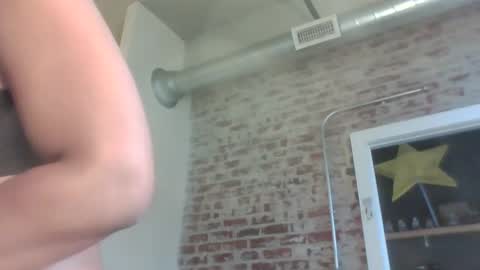 Snapshot of xxxdanidoomsdayxxx chatting on September 25, 10:39 pm Danielle online show from September 25, 10:39 pm