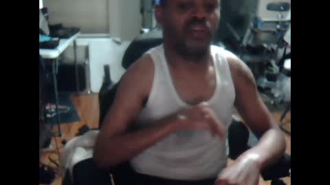 Snapshot of xxxonwheelz chatting on October 6, 5:36 am xxxonwheelz online show from October 6, 5:36 am