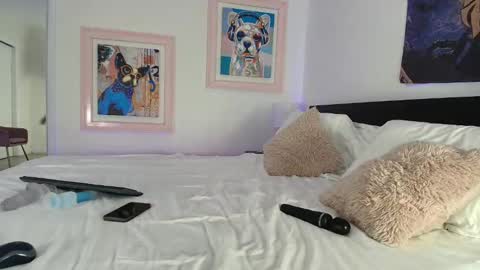 Lil Luna online show from September 21, 2:15 am