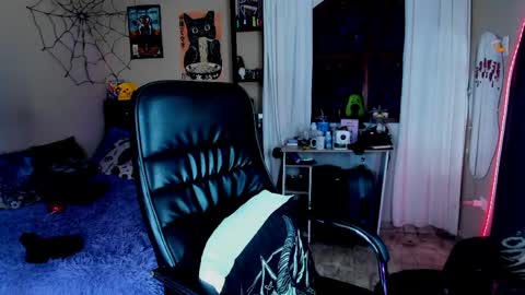 xzerox_ online show from May 29, 9:35 pm