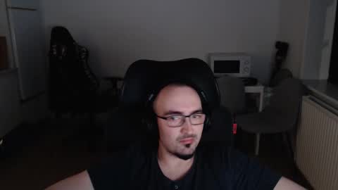 YamilLamal online show from December 17, 7:20 pm