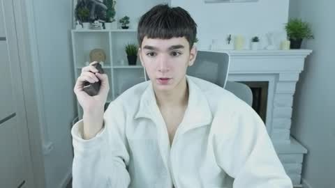 yamitwink online show from November 7, 8:33 pm