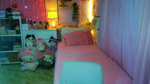 YANG AUDREY LONE online show from July 16, 1:31 am