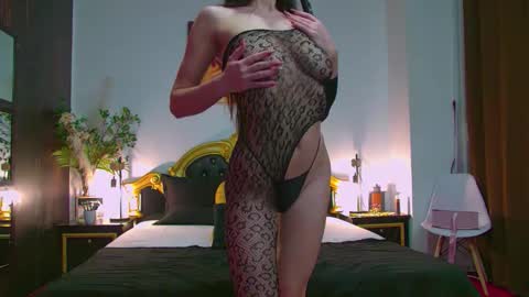 yasminheelson online show from November 28, 1:29 pm