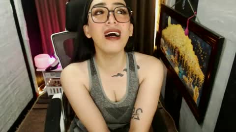 yassiered online show from May 17, 11:08 am