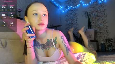 yay_nicky online show from February 6, 11:53 am