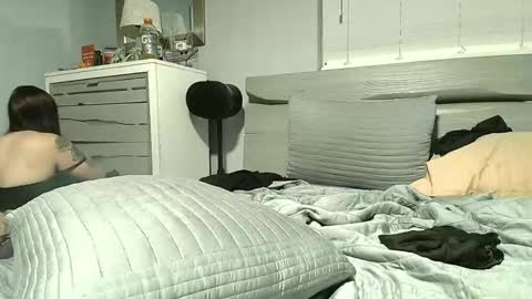 yayadbo1 online show from February 14, 4:37 am