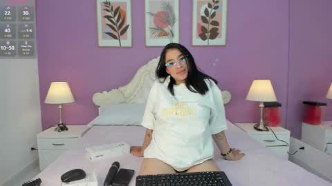 Yaya  online show from May 25, 1:06 pm