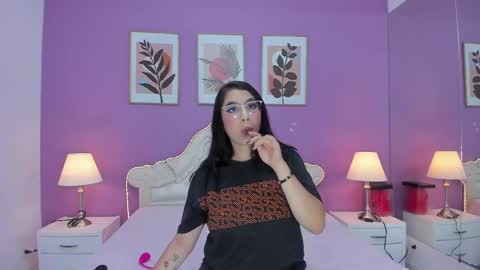 Yaya  online show from May 29, 12:14 pm