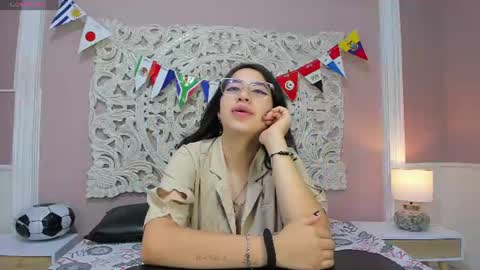 Yaya  online show from July 6, 12:13 pm