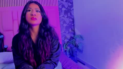 yaya online show from January 8, 11:38 am