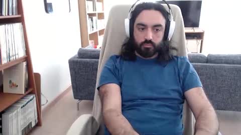 yeeaahoo online show from April 3, 8:10 am