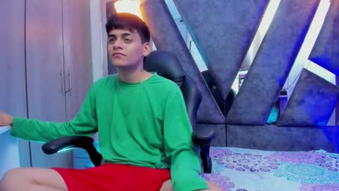 yef_thinn online show from October 17, 3:32 am