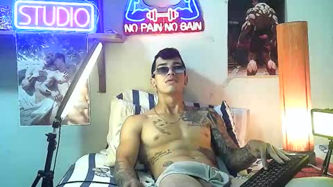 yeisoncastellanos1999 online show from October 18, 9:30 pm