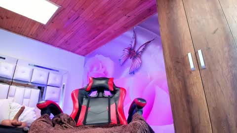 yelena  online show from January 9, 5:40 pm