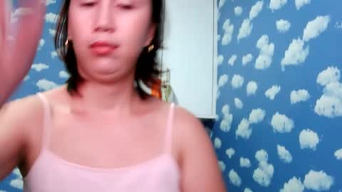 yella hope online show from February 3, 6:22 am