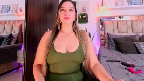 yellow_lily online show from April 2, 5:09 pm