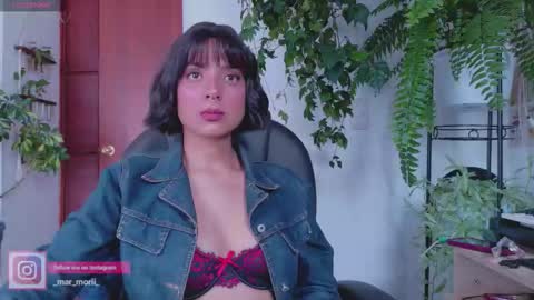 yeriawaddell  online show from March 3, 9:33 pm