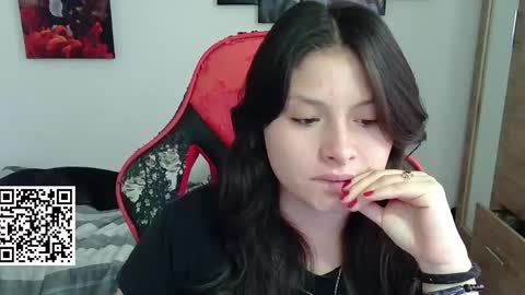 yessica_gomez01 online show from April 13, 10:36 pm