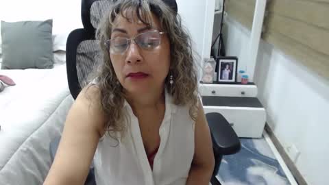 jessy online show from April 10, 2:06 am