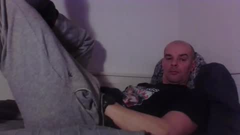 yewloo online show from February 14, 6:54 pm