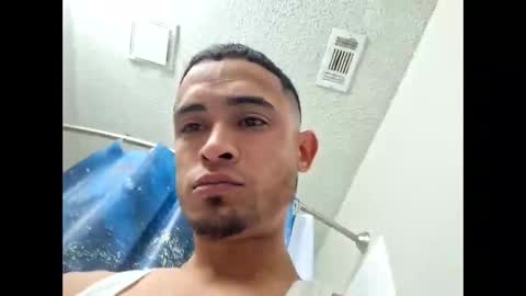 yezzi_1997 online show from May 30, 5:06 am