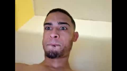 yezzi_1997 online show from February 1, 9:01 pm