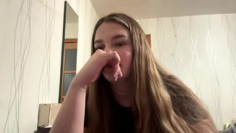 Eva online show from April 22, 6:37 pm