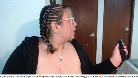hii i am yini online show from May 27, 3:03 am