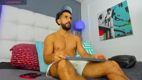 Yiyo online show from February 2, 3:26 am