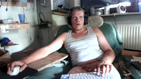 ynghotgerman92 online show from July 30, 1:01 pm