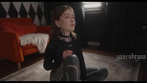 ynnenbrynn online show from April 21, 6:42 am