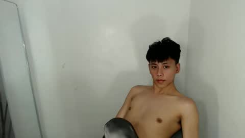 ynotyu online show from April 7, 5:15 pm