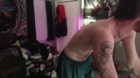 Yogurtmaker online show from December 7, 3:31 am