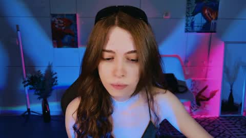 yoka_paradoxxx online show from April 9, 10:10 am