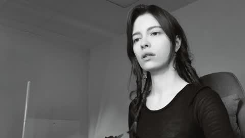 Snapshot of yoka_paradoxxx chatting on October 10, 6:08 am yoka_paradoxxx online show from October 10, 6:08 am
