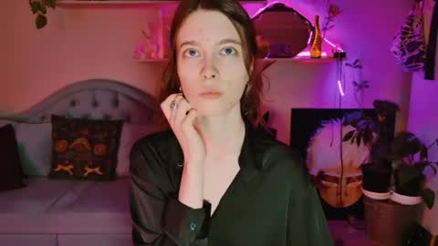 yoka_paradoxxx online show from June 20, 10:54 am