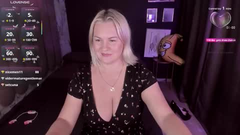 Snapshot of yolanda_kiss chatting on September 22, 9:08 pm Yolanda online show from September 22, 9:08 pm