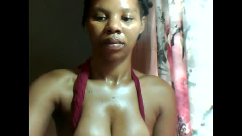 Snapshot of yoncexx25 chatting on March 4, 7:51 am amazingkellyxx online show from March 4, 7:51 am
