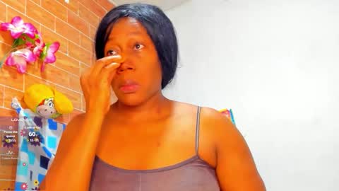 yonnsol_avril online show from November 9, 8:22 pm