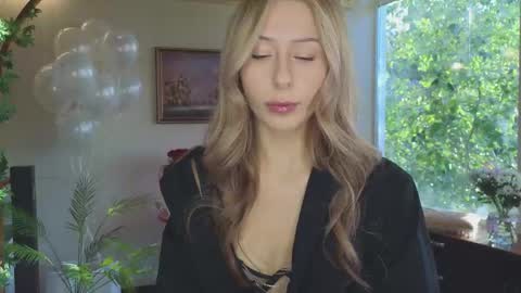 Snapshot of yononeey chatting on October 7, 1:40 pm Wilma online show from October 7, 1:40 pm