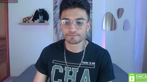 yoshy_man online show from February 1, 6:32 am