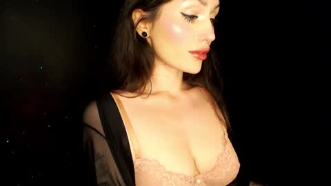 Sophie online show from December 9, 6:35 pm