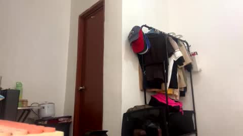 Cyrus online show from March 31, 8:09 pm