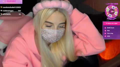 Snapshot of your___barbie chatting on January 3, 1:05 am Barbie online show from January 3, 1:05 am