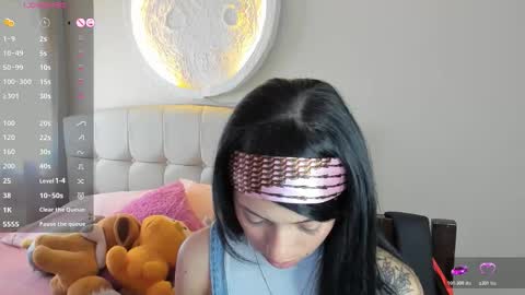 mia3 online show from February 11, 4:00 pm