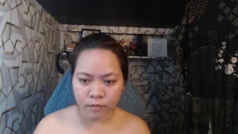 your_bootybabe online show from November 11, 10:28 am