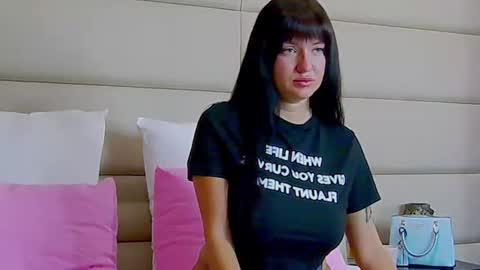 your_bustygirl online show from August 3, 6:26 am