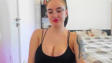 your_bustygirl online show from November 15, 8:49 am