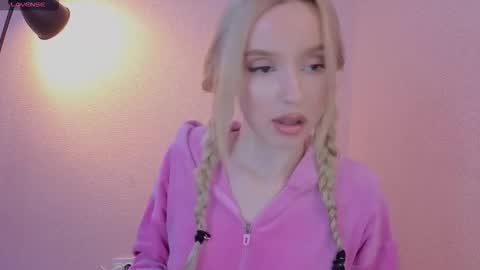 Snapshot of your_fucking_babby chatting on October 17, 8:57 pm Olivia online show from October 17, 8:57 pm